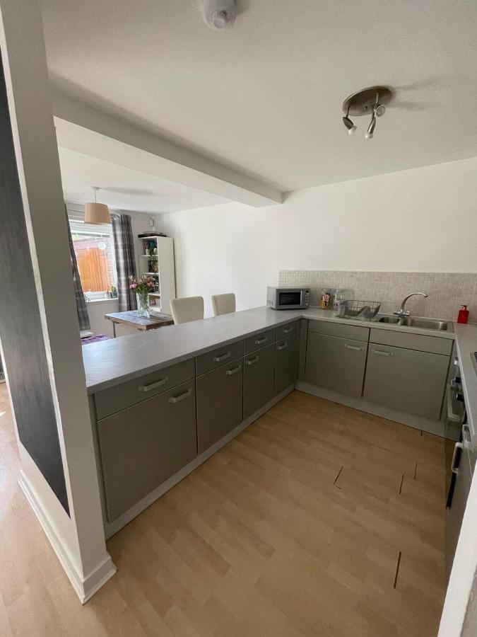 Pass The Keys Lovely 2Bedroom Flat With Balcony Edinburgh Eksteriør bilde