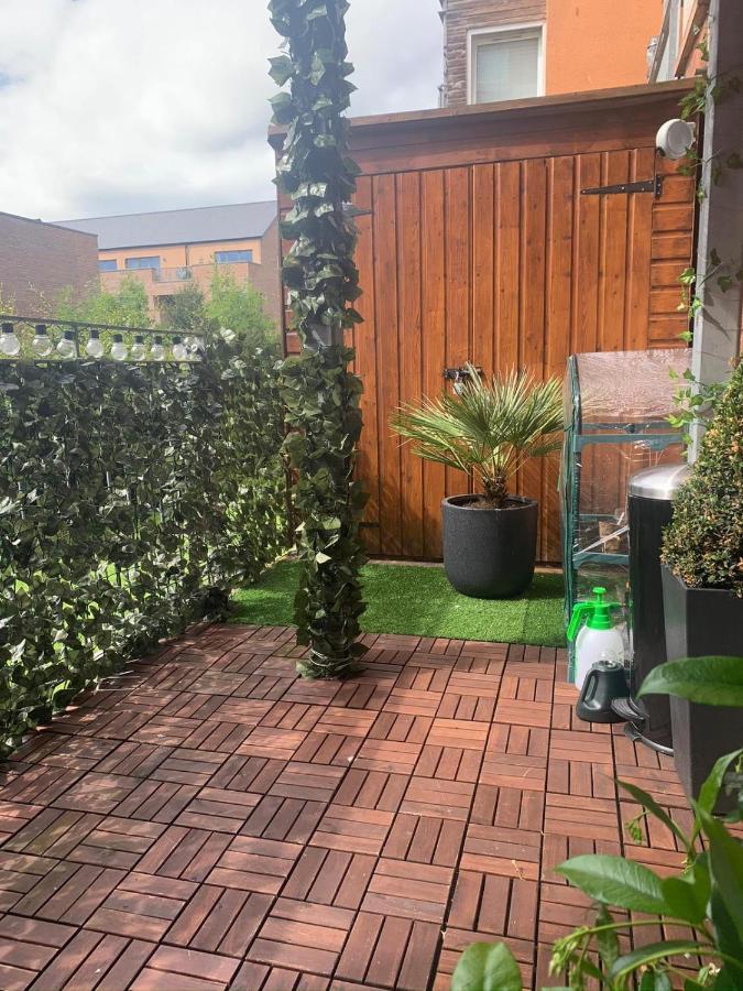 Pass The Keys Lovely 2Bedroom Flat With Balcony Edinburgh Eksteriør bilde