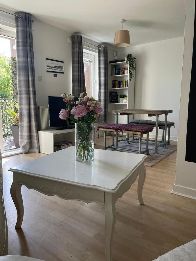 Pass The Keys Lovely 2Bedroom Flat With Balcony Edinburgh Eksteriør bilde