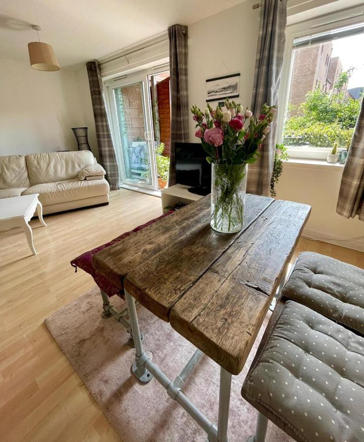 Pass The Keys Lovely 2Bedroom Flat With Balcony Edinburgh Eksteriør bilde