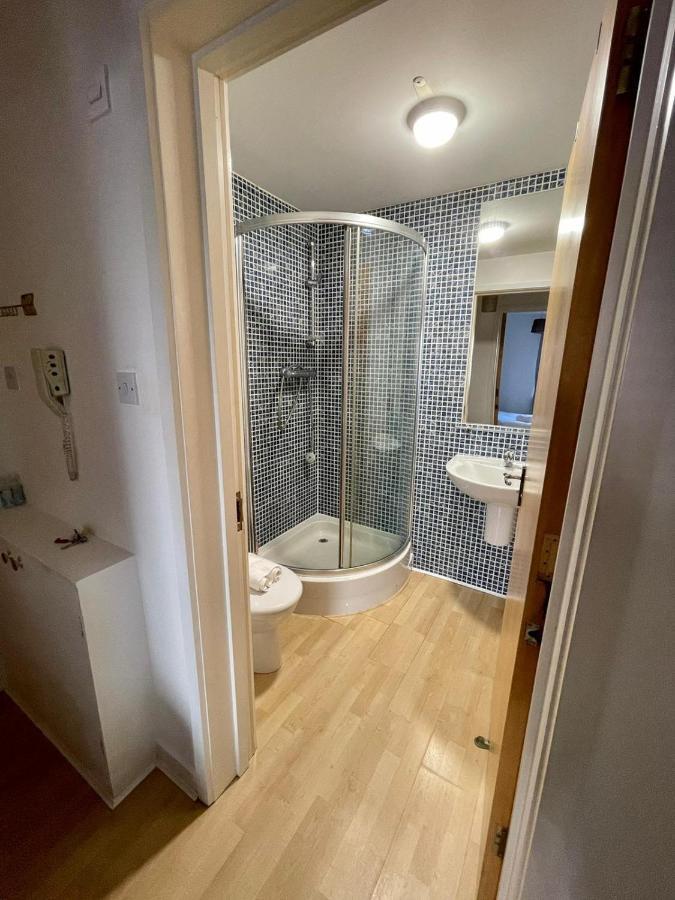 Pass The Keys Lovely 2Bedroom Flat With Balcony Edinburgh Eksteriør bilde