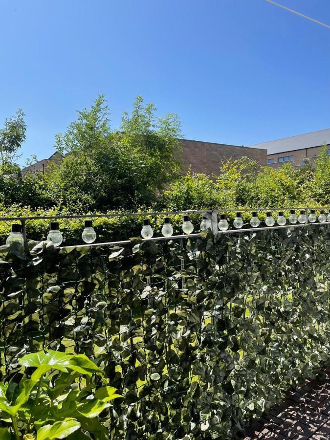 Pass The Keys Lovely 2Bedroom Flat With Balcony Edinburgh Eksteriør bilde